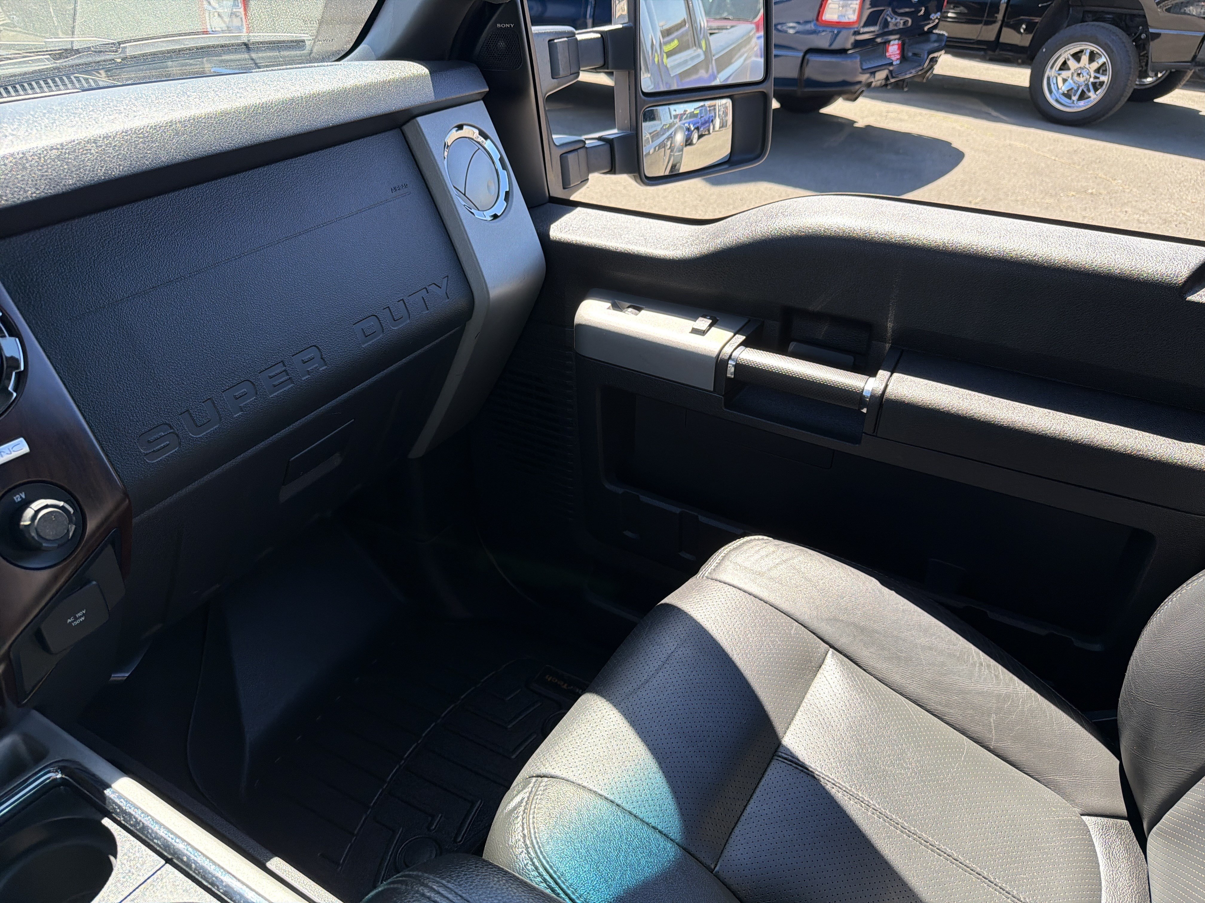 Used 2016 Ford F350 Lariat w/ Lariat Ultimate Package AWD/4WD image 26