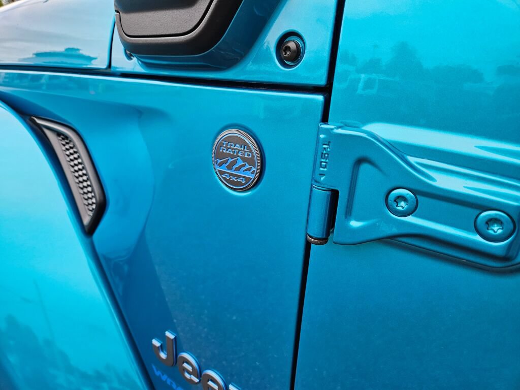 Used 2024 Jeep Wrangler Unlimited AWD/4WD image 11