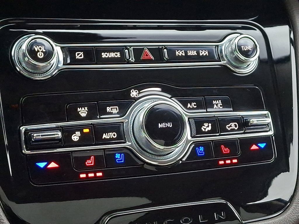 Certified 2022 Lincoln Corsair Reserve w/ Equipment Group 201A image 16