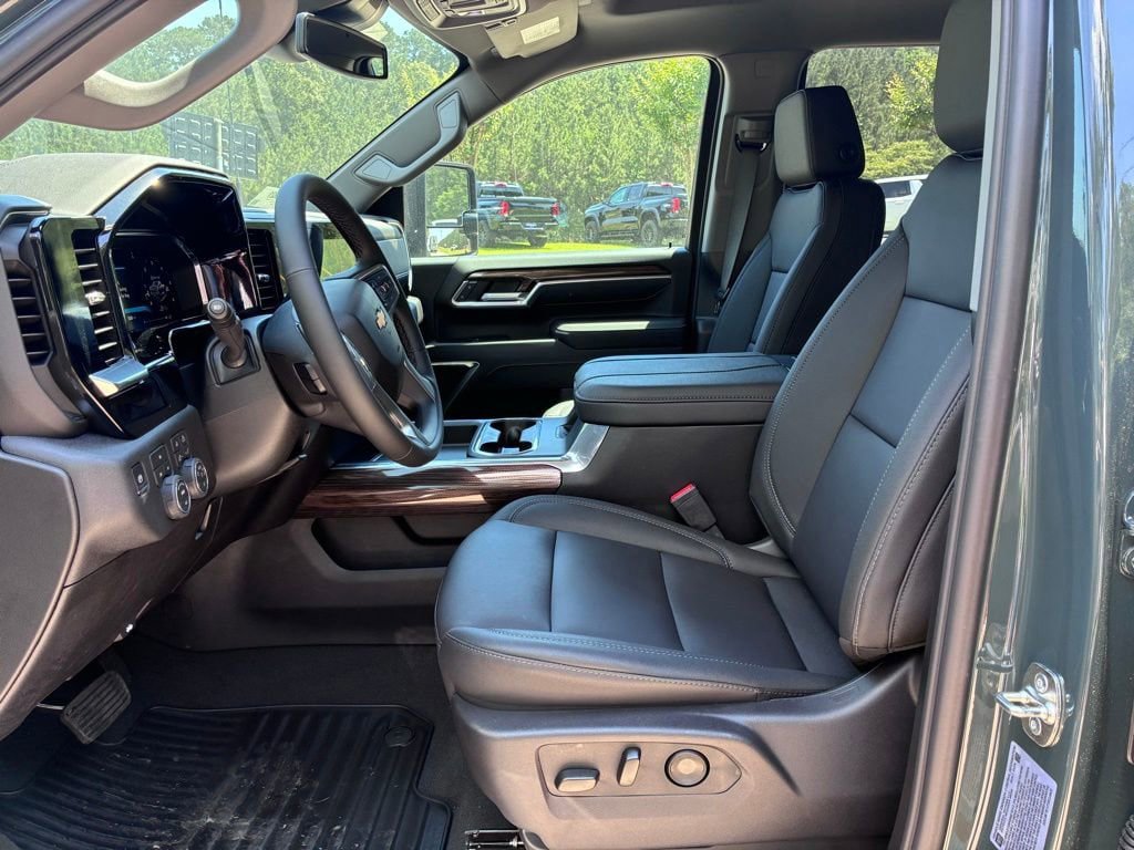 New 2026 Chevrolet Silverado 3500 LT w/ All Star Edition AWD/4WD image 23