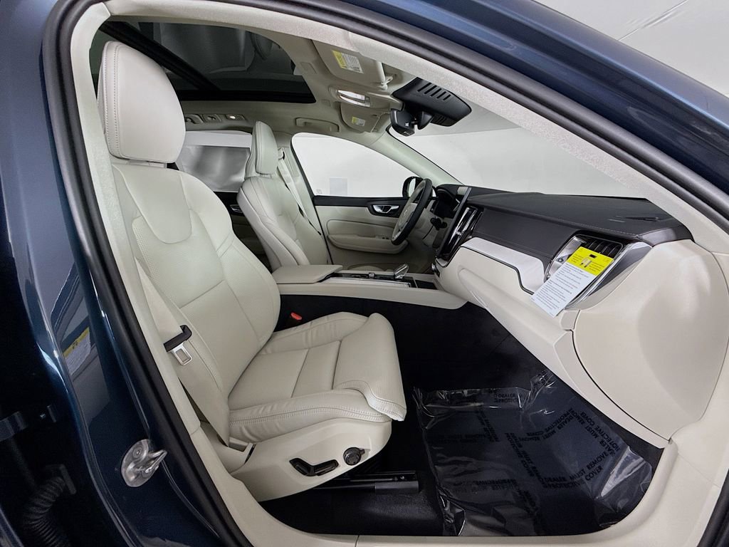 New 2026 Volvo XC60 B5 Ultra w/ Climate Package PRO image 29