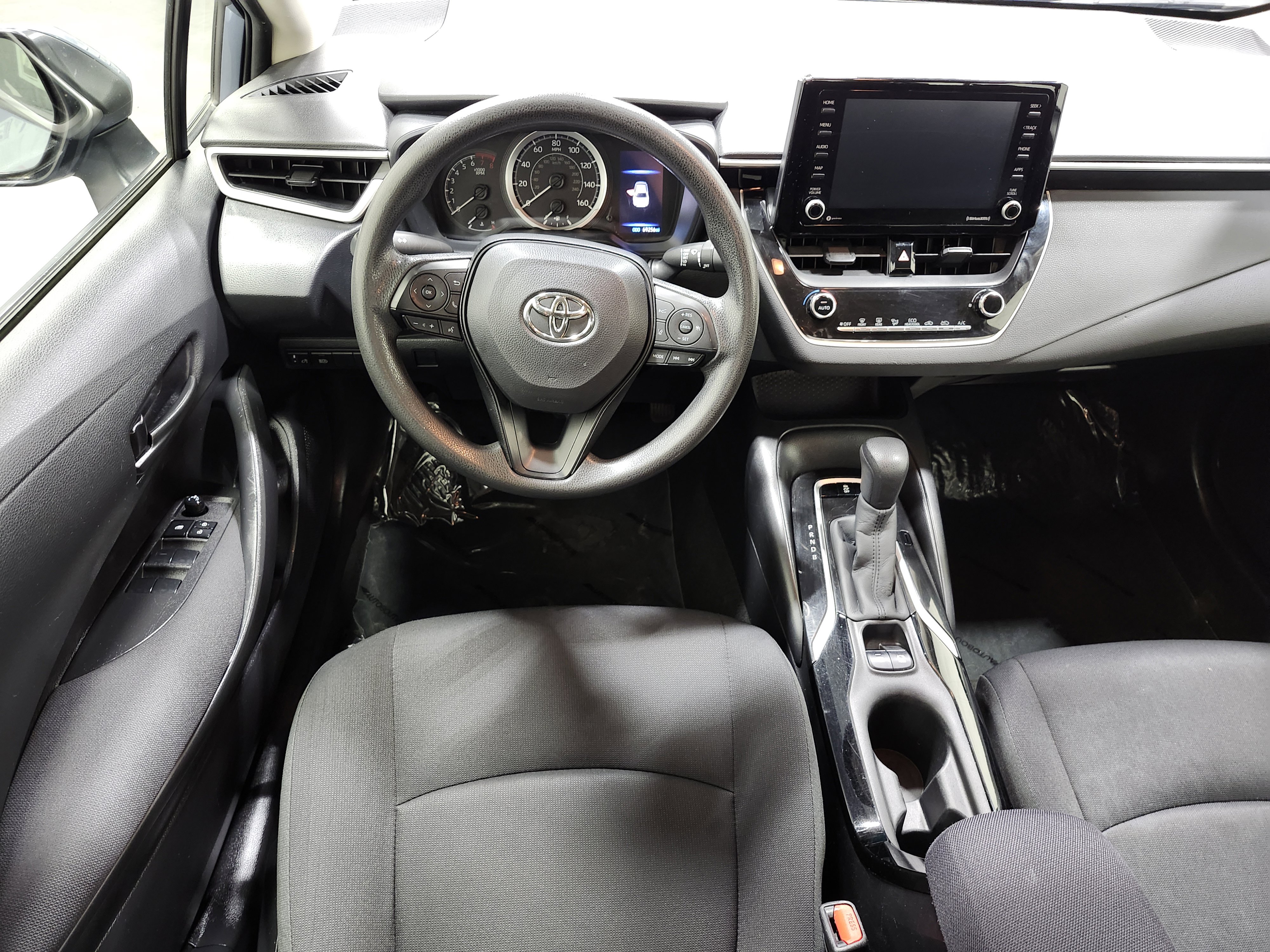 Used 2022 Toyota Corolla LE FWD image 22