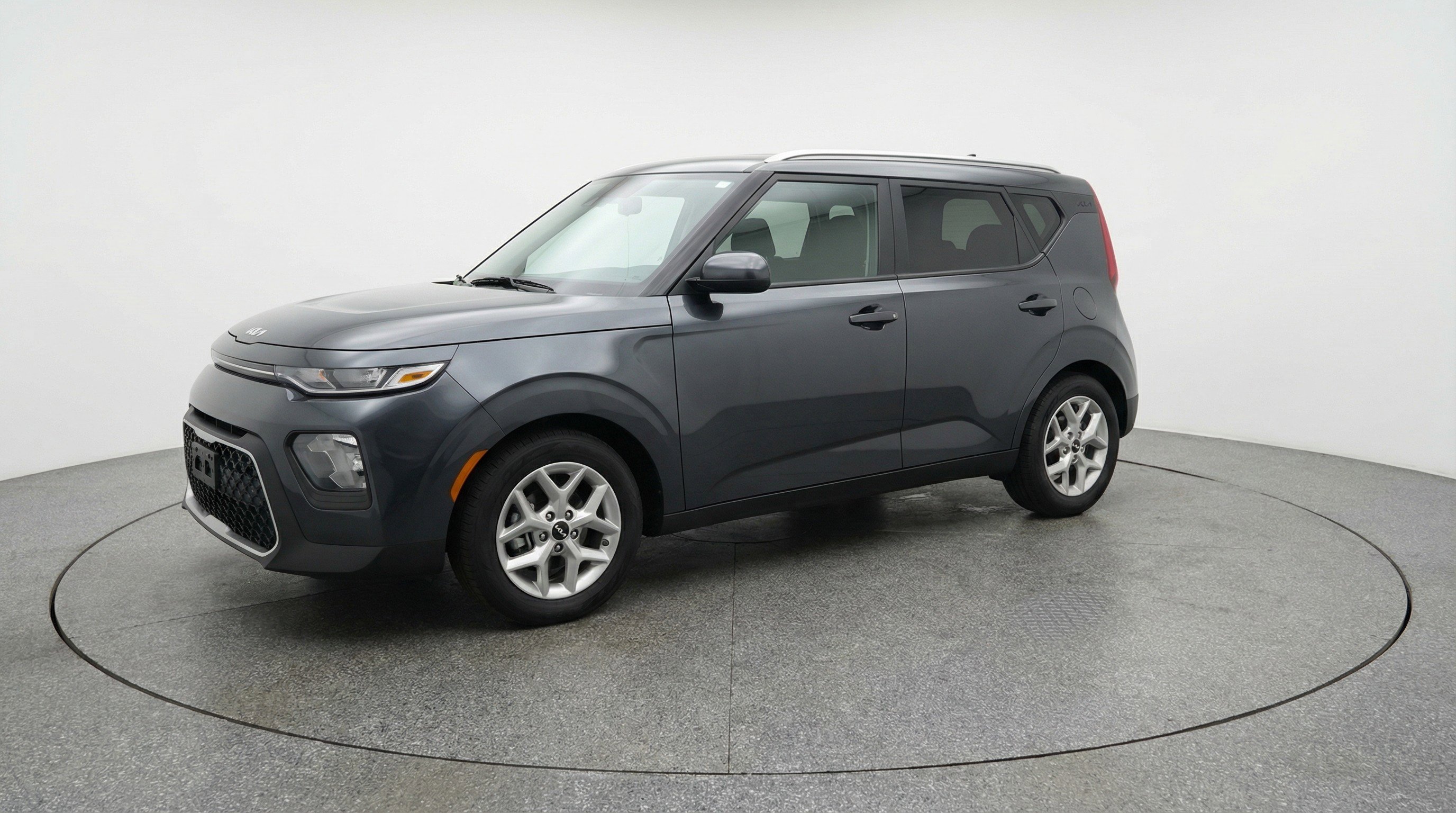 Used 2025 Kia Soul LX w/ LX Technology Package FWD image 3