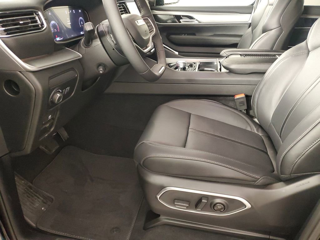 New 2026 Jeep Grand Wagoneer Limited image 11