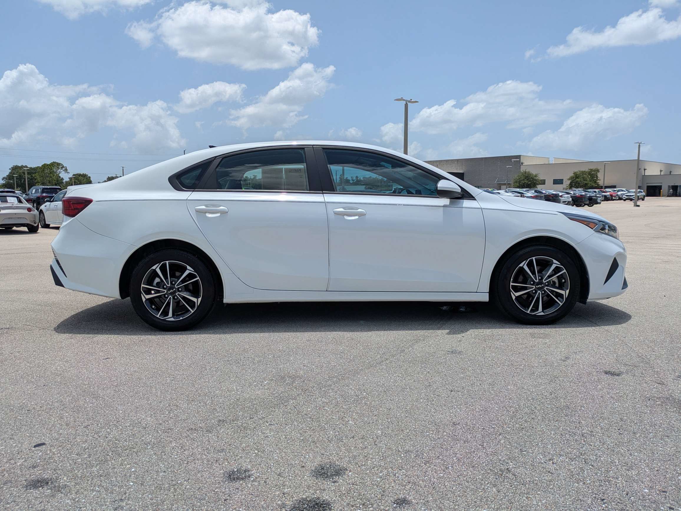 Certified 2024 Kia Forte LXS FWD image 4