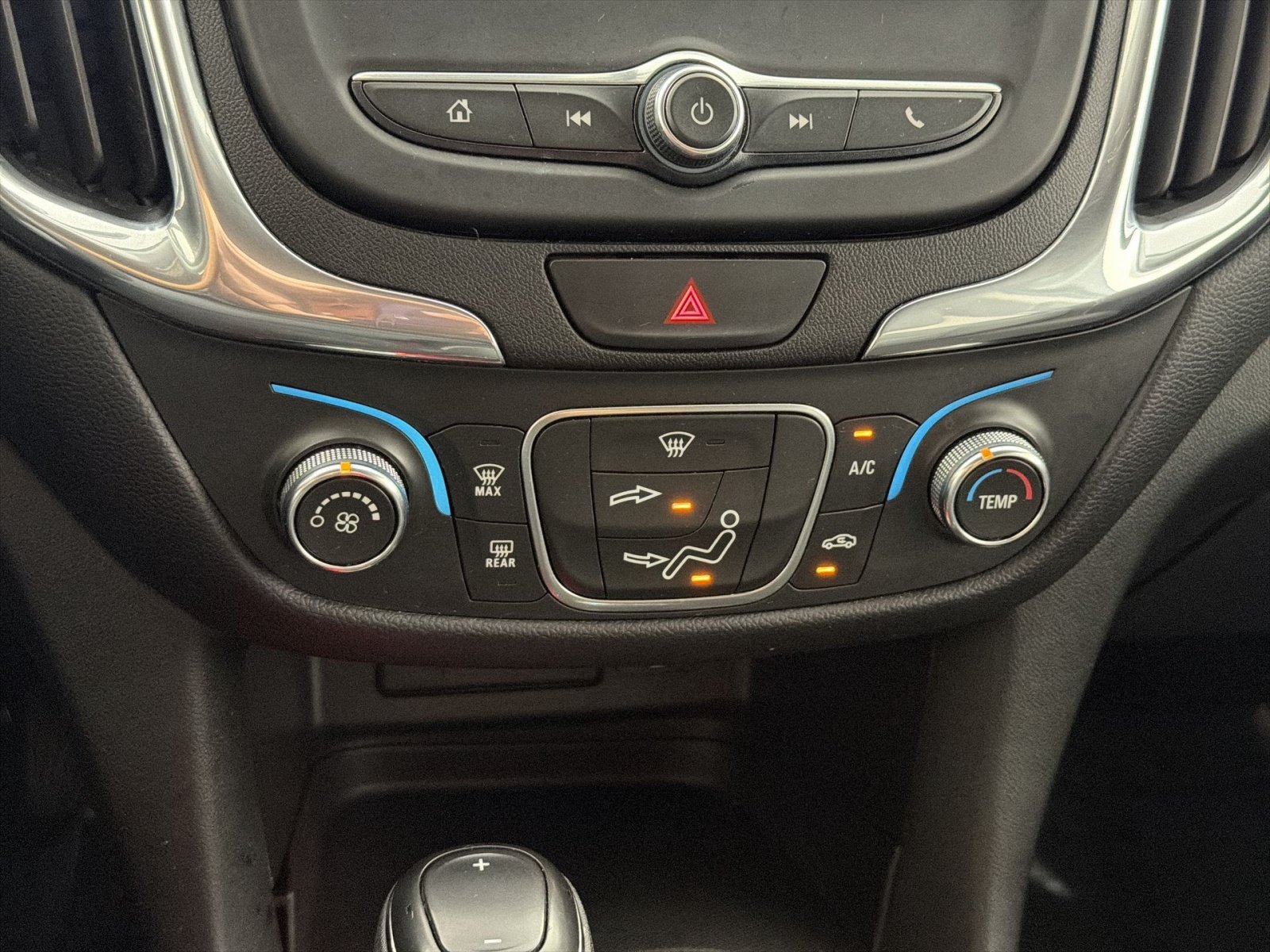 Used 2020 Chevrolet Equinox LT FWD image 21