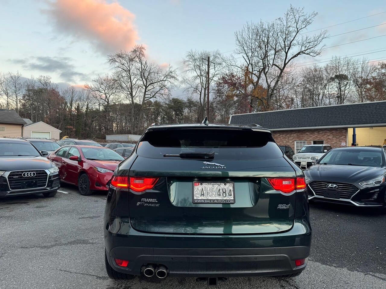 Used 2017 Jaguar F-PACE Premium image 13