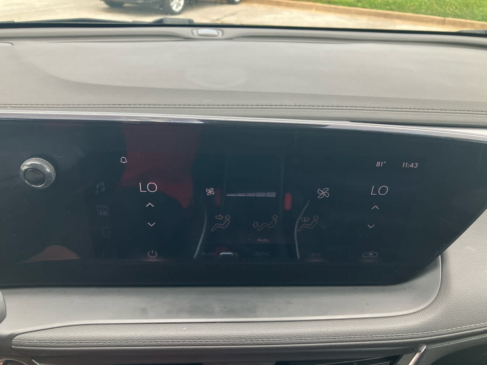 Used 2025 Buick Encore GX Avenir w/ Avenir Technology Package FWD image 22