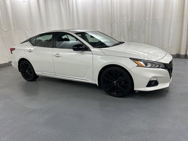 Used 2022 Nissan Altima 2.5 SR w/ Midnight Edition Package