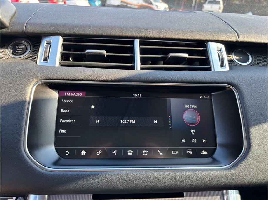 Used 2017 Land Rover Range Rover Sport HSE AWD/4WD image 32