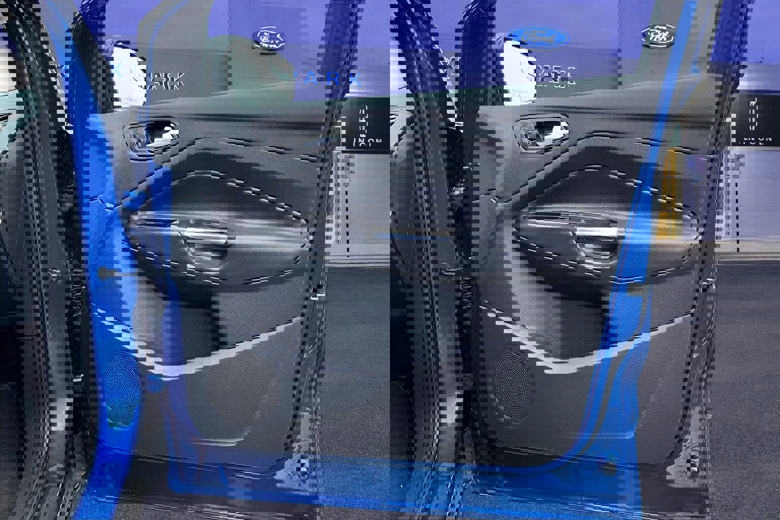 Used 2017 Ford Escape SE w/ SE Sport Appearance Package FWD image 27