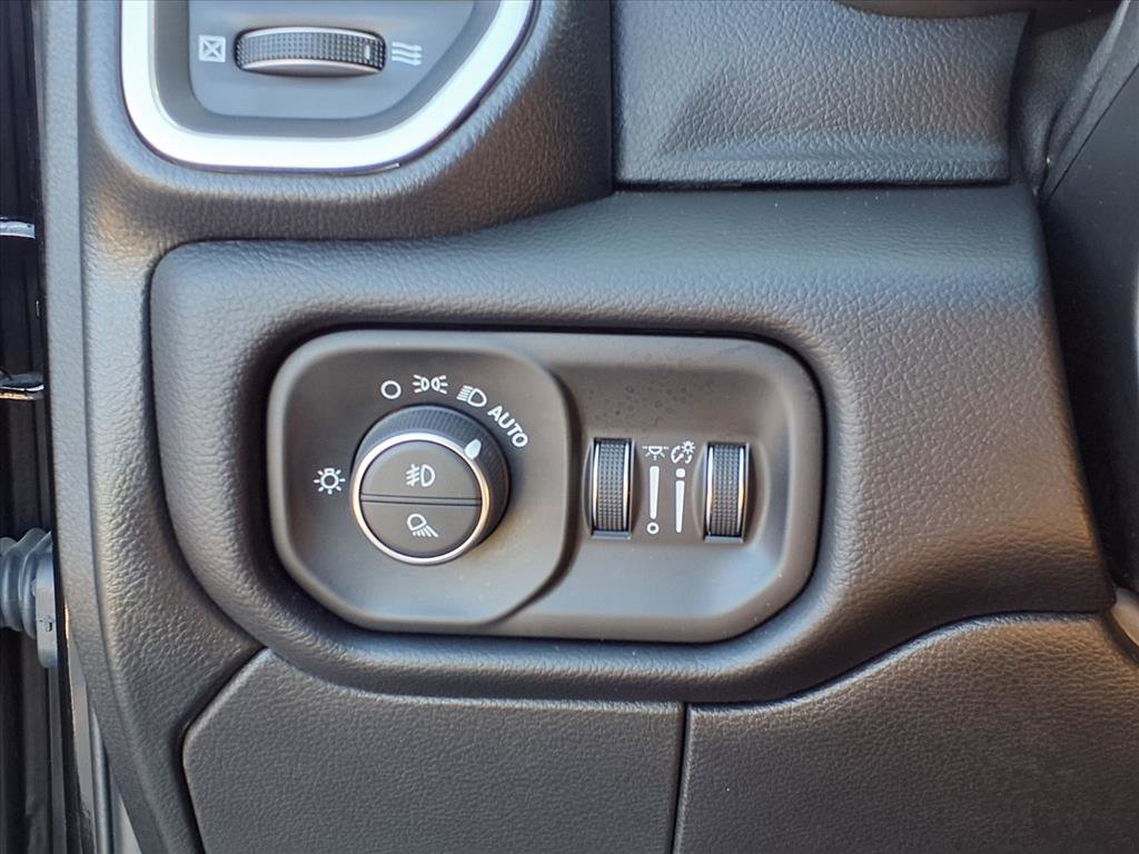 Used 2024 RAM 2500 Laramie w/ Safety Group image 17