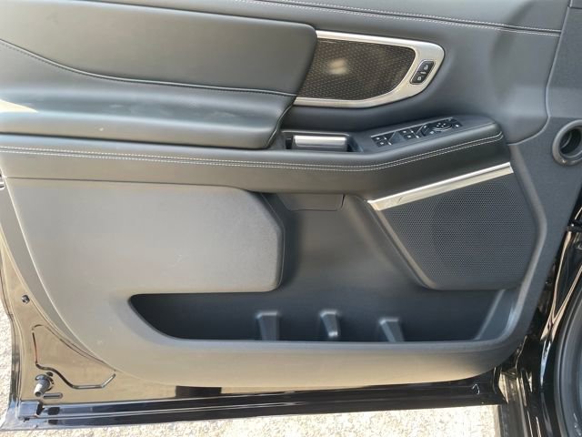 New 2025 Ford Expedition Platinum w/ Stealth Performance Package image 11