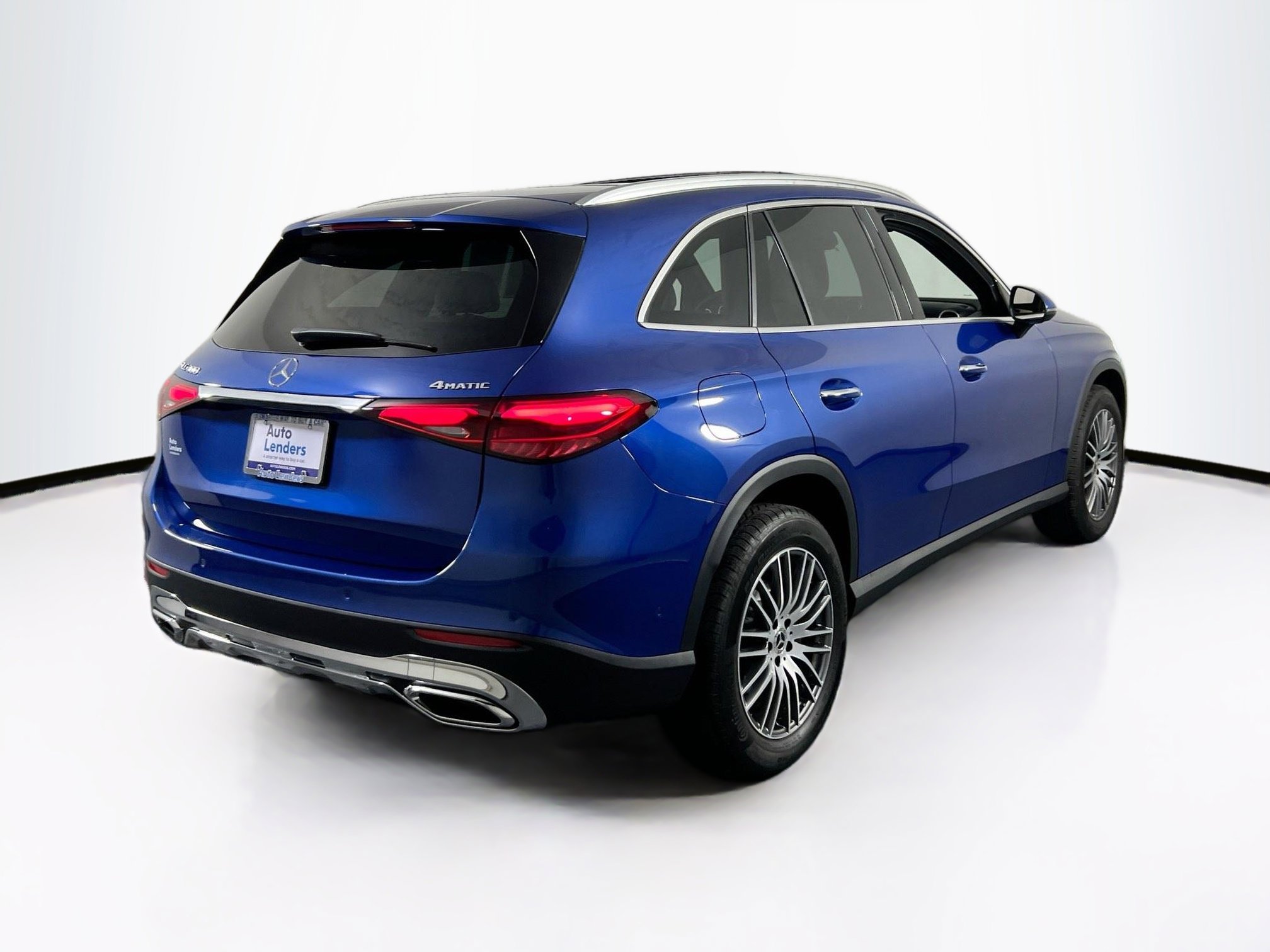 Used 2025 Mercedes-Benz GLC 300 4MATIC image 5