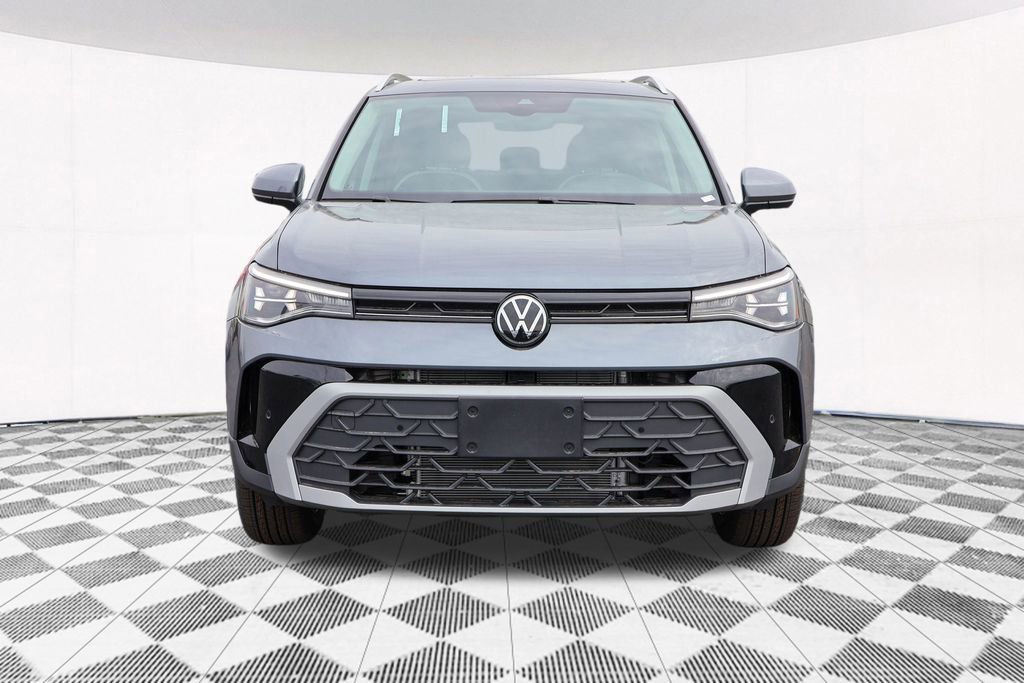 New 2025 Volkswagen Taos SE image 8