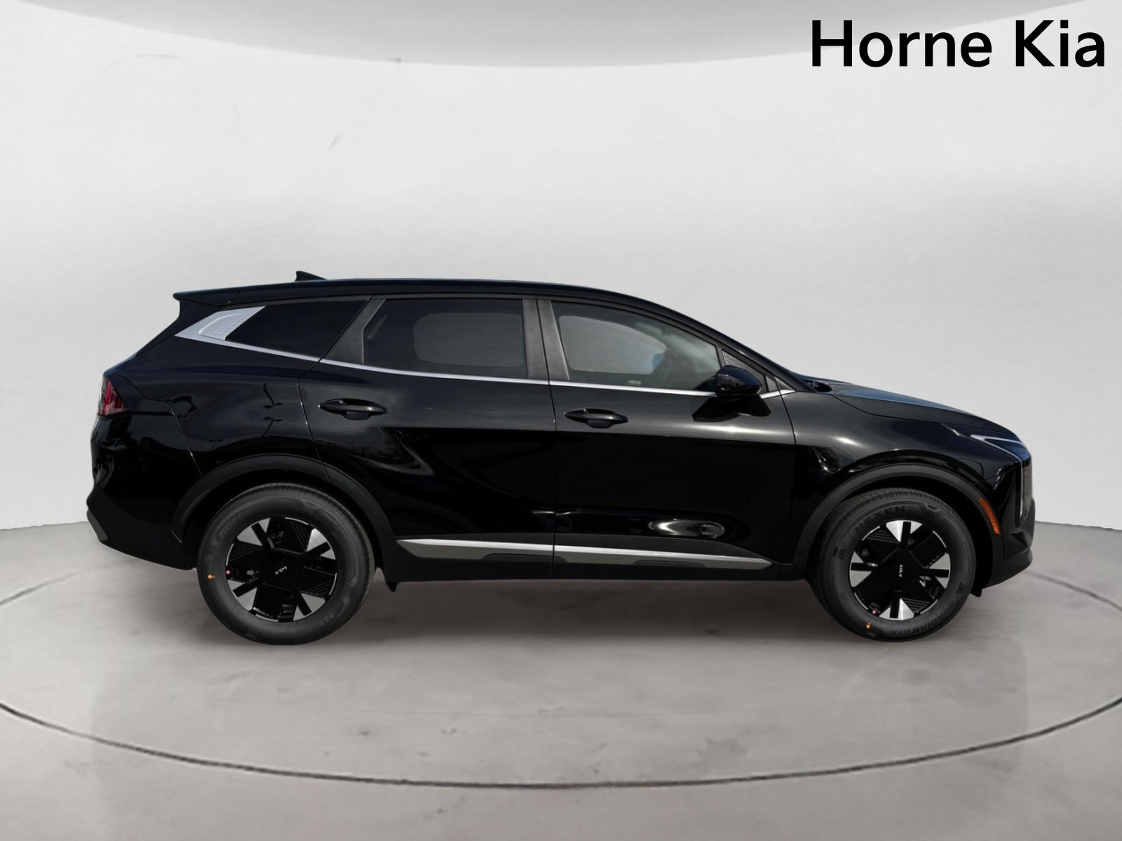 New 2026 Kia Sportage LX FWD image 4