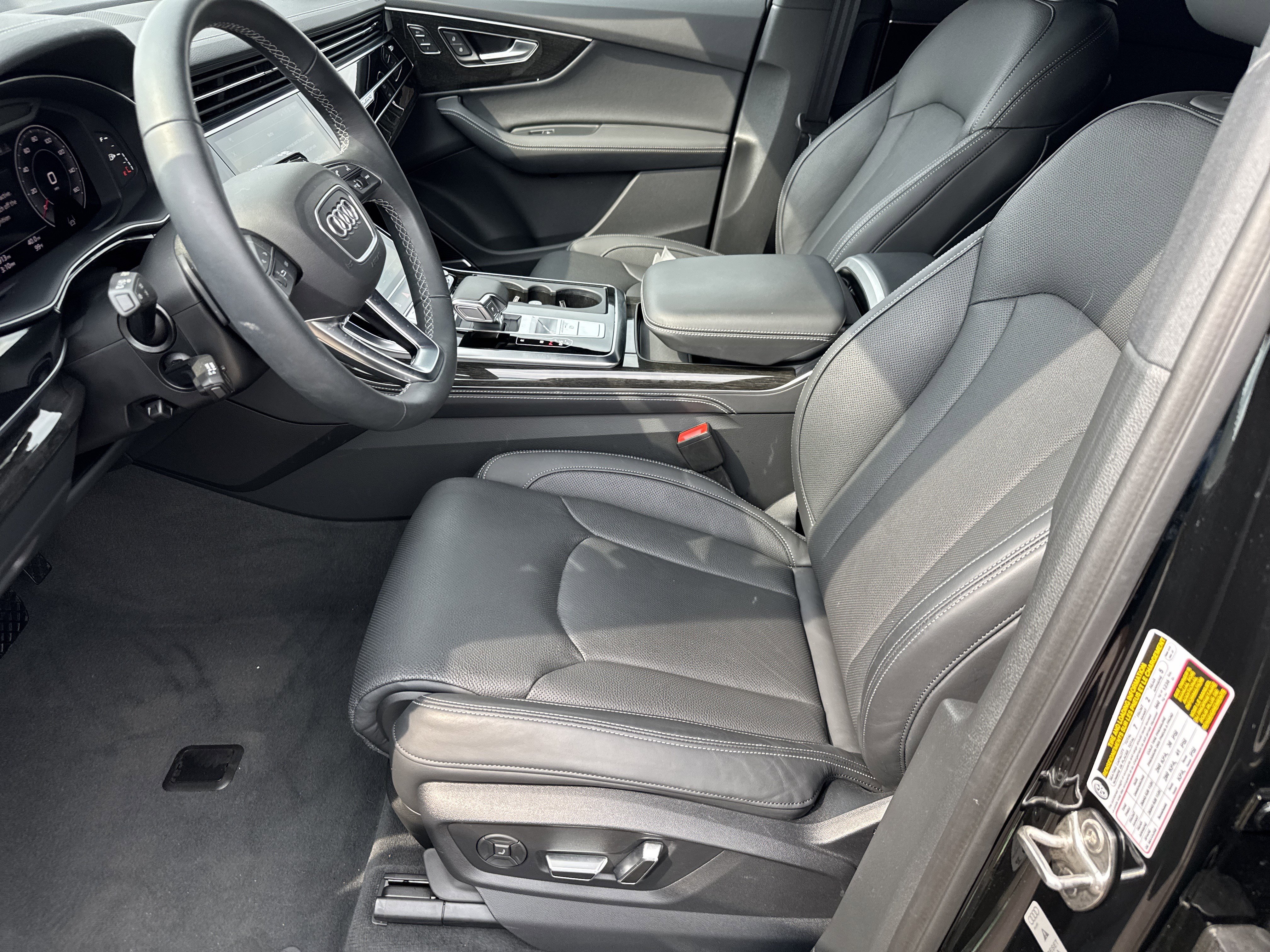 Certified 2025 Audi Q7 3.0T Prestige image 5