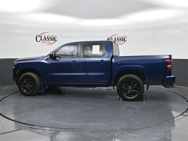 Used 2023 Nissan Frontier SV image 2