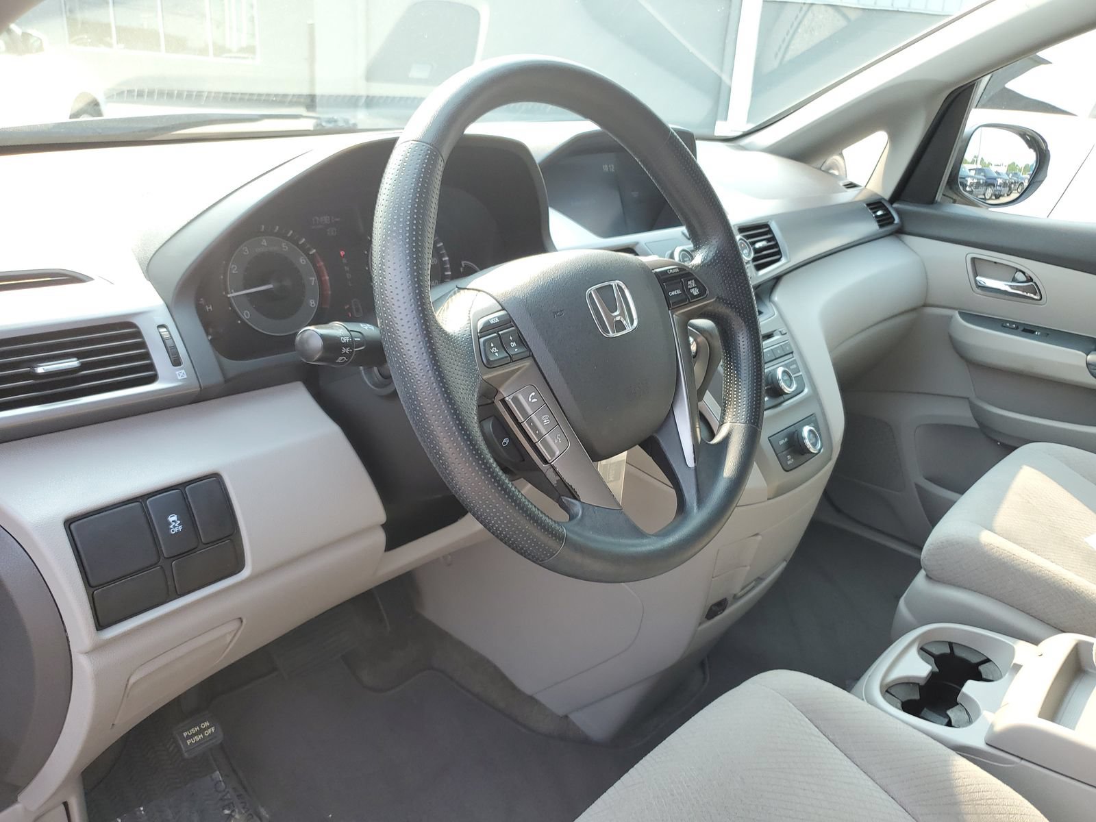 Used 2015 Honda Odyssey LX image 18