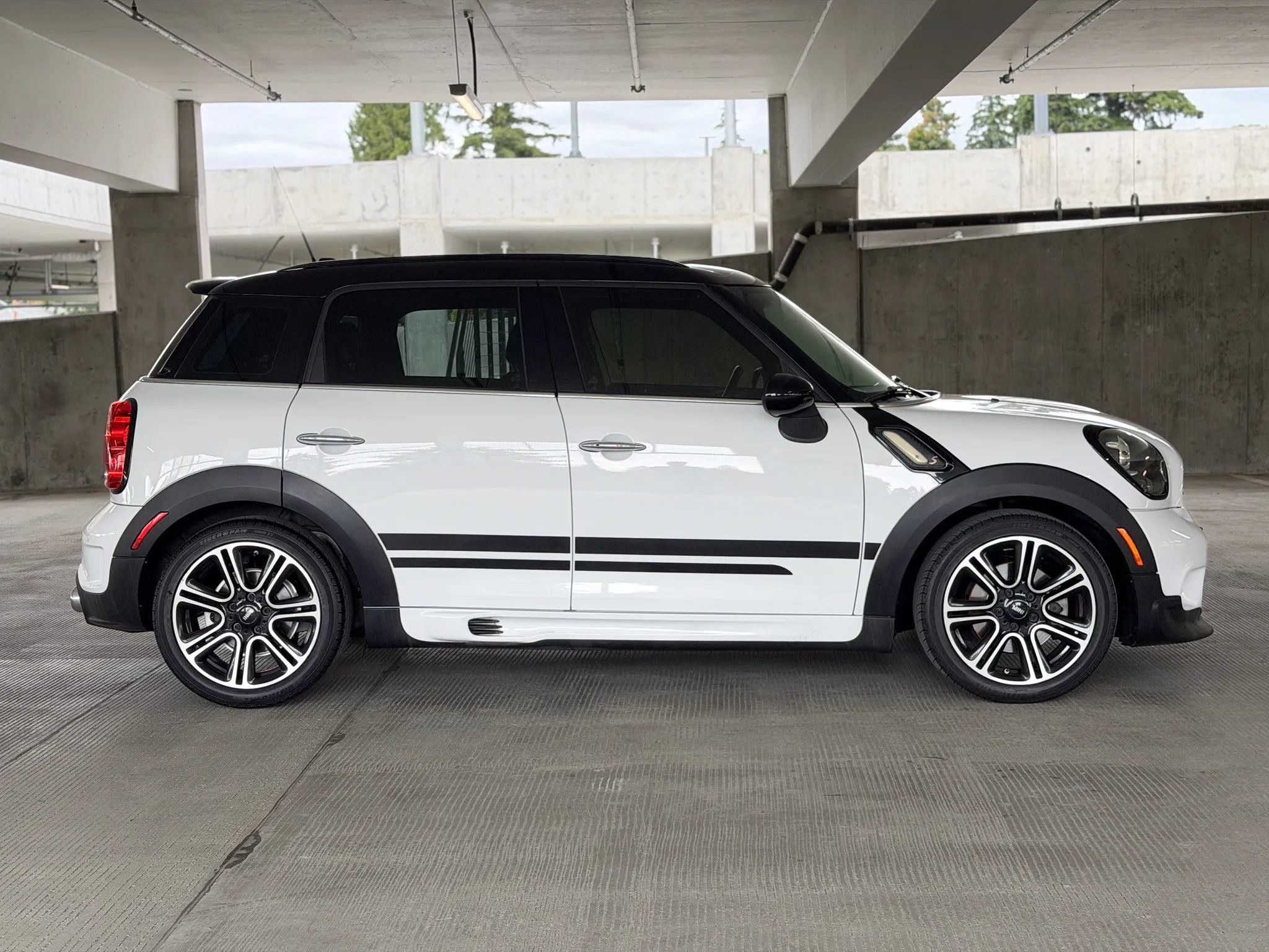 Used 2015 MINI Cooper Countryman S FWD image 4