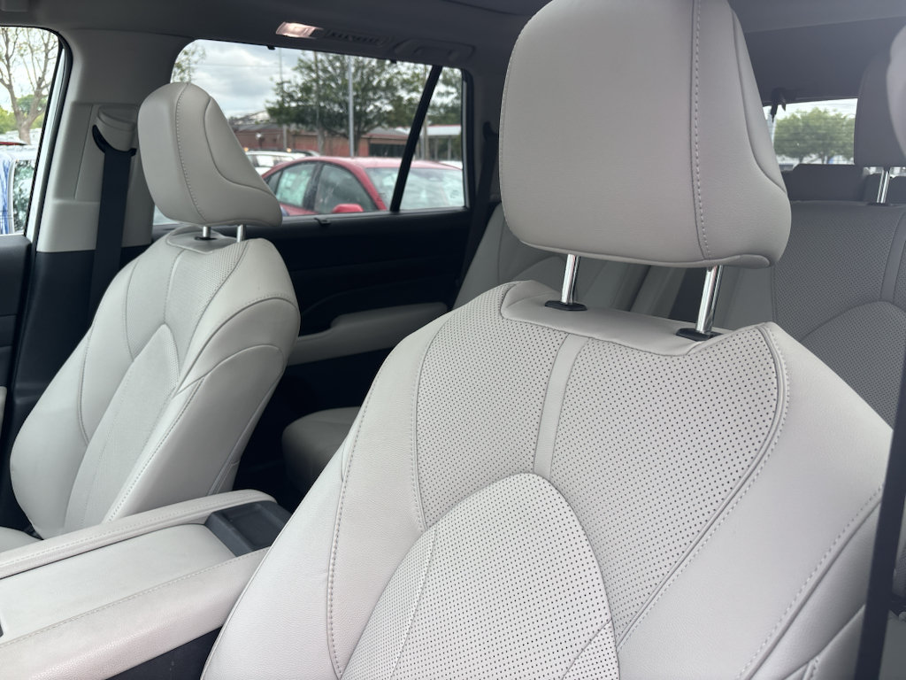 Certified 2024 Toyota Grand Highlander AWD Hybrid image 10