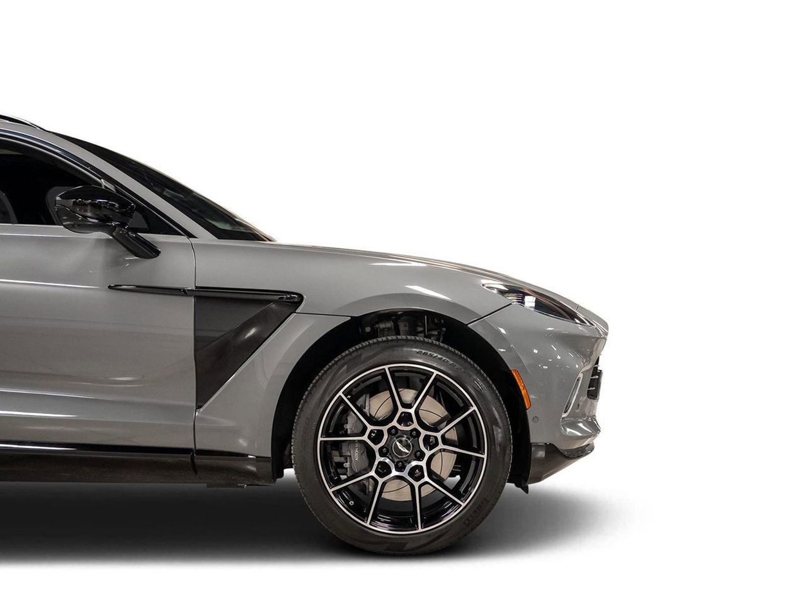 Used 2021 Aston Martin DBX image 28