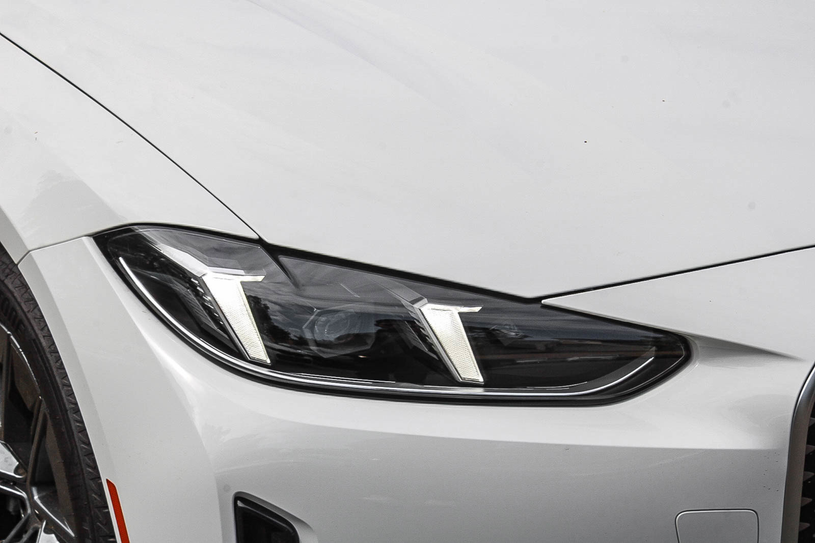 New 2026 BMW i4 xDrive40i AWD/4WD image 8