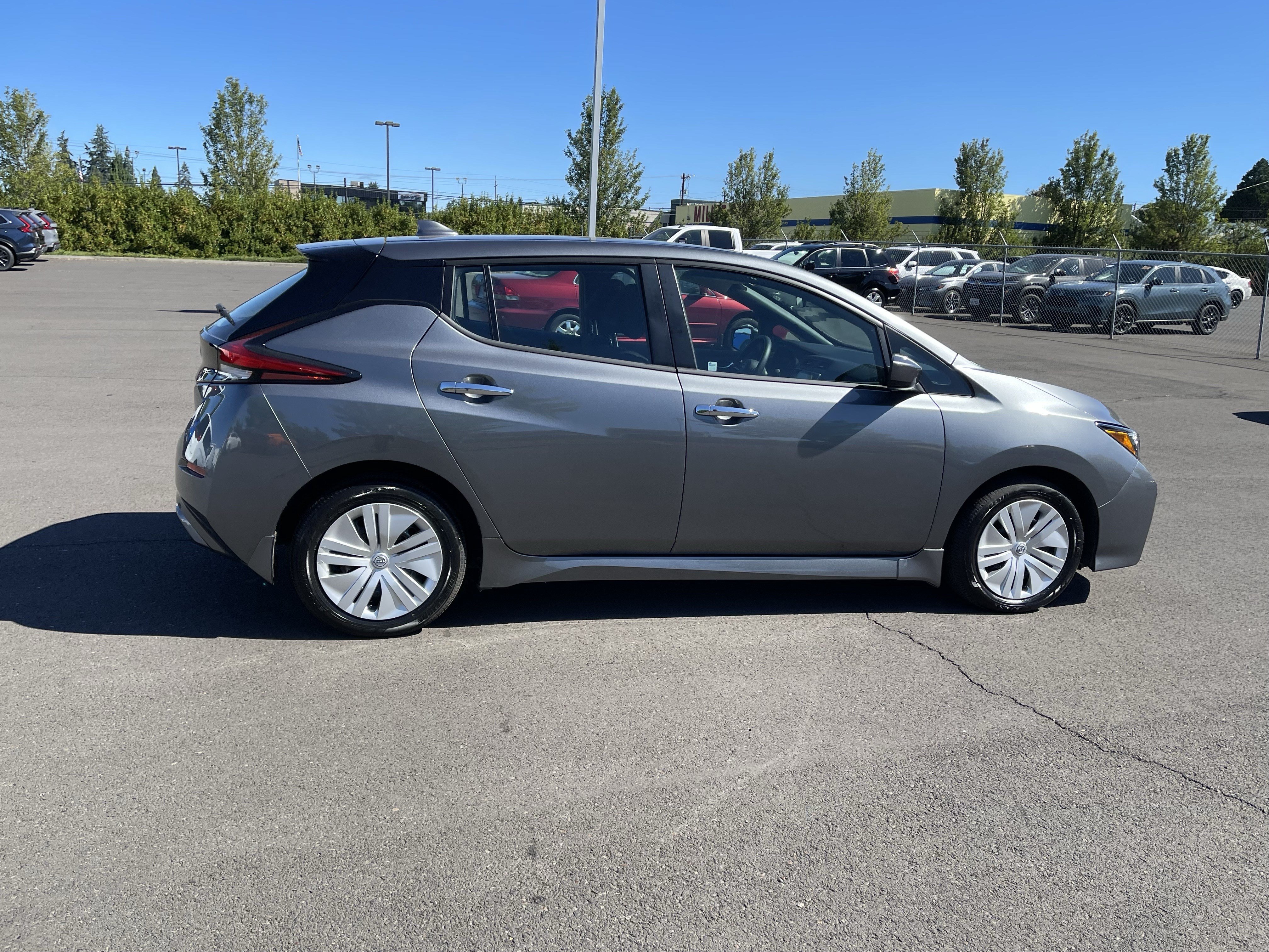 Used 2025 Nissan Leaf S FWD image 6