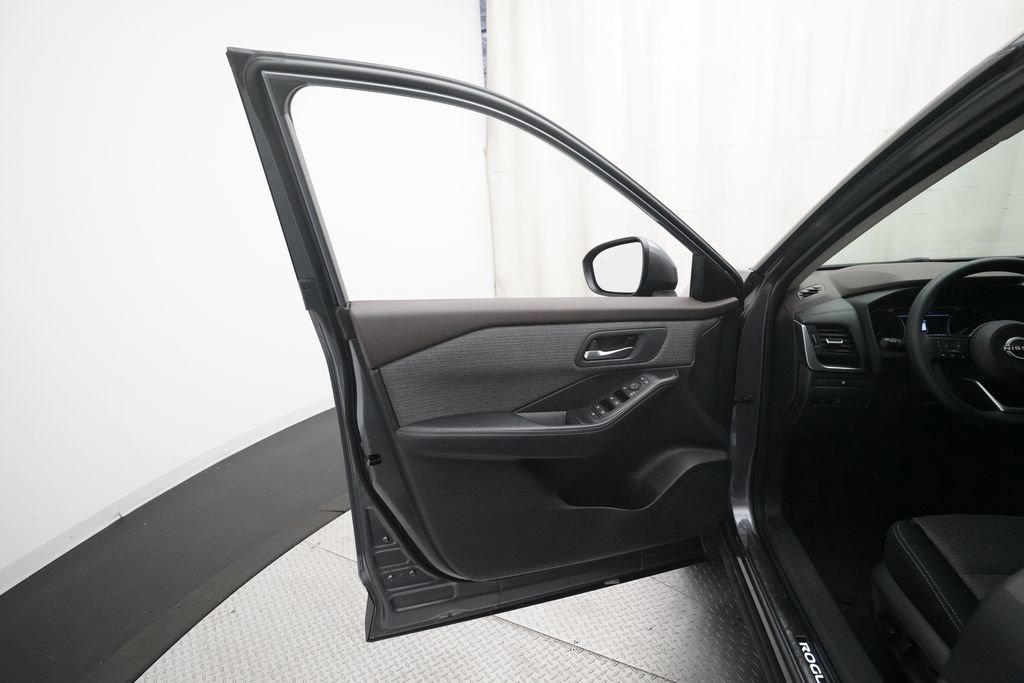 Certified 2023 Nissan Rogue SV image 27