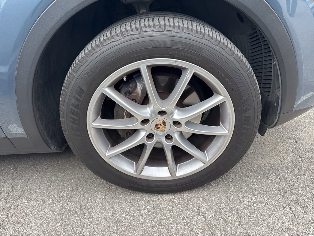 Used 2019 Porsche Cayenne AWD/4WD image 3