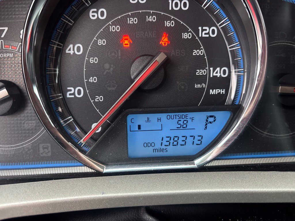 Used 2014 Toyota RAV4 Limited w/ Technology Package AWD/4WD image 27
