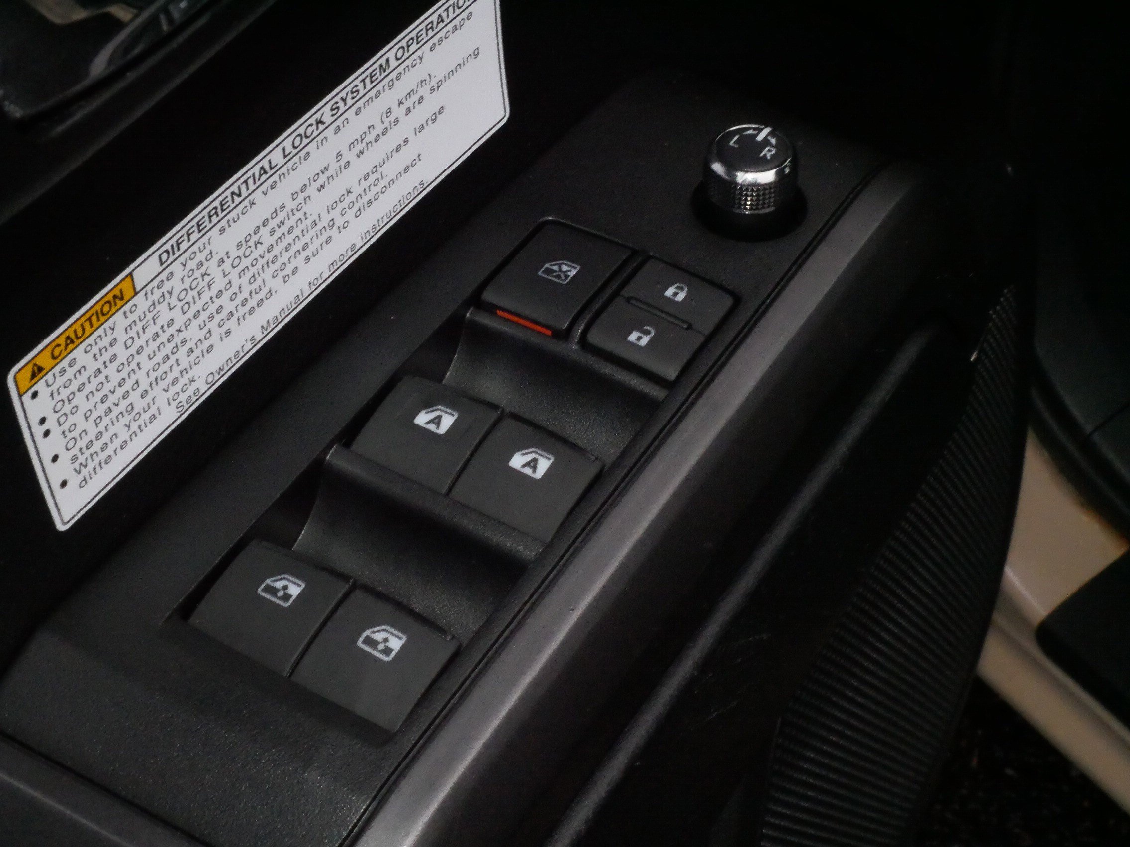 Used 2017 Toyota Tacoma TRD Off-Road w/ Tow Package (A/T) image 19