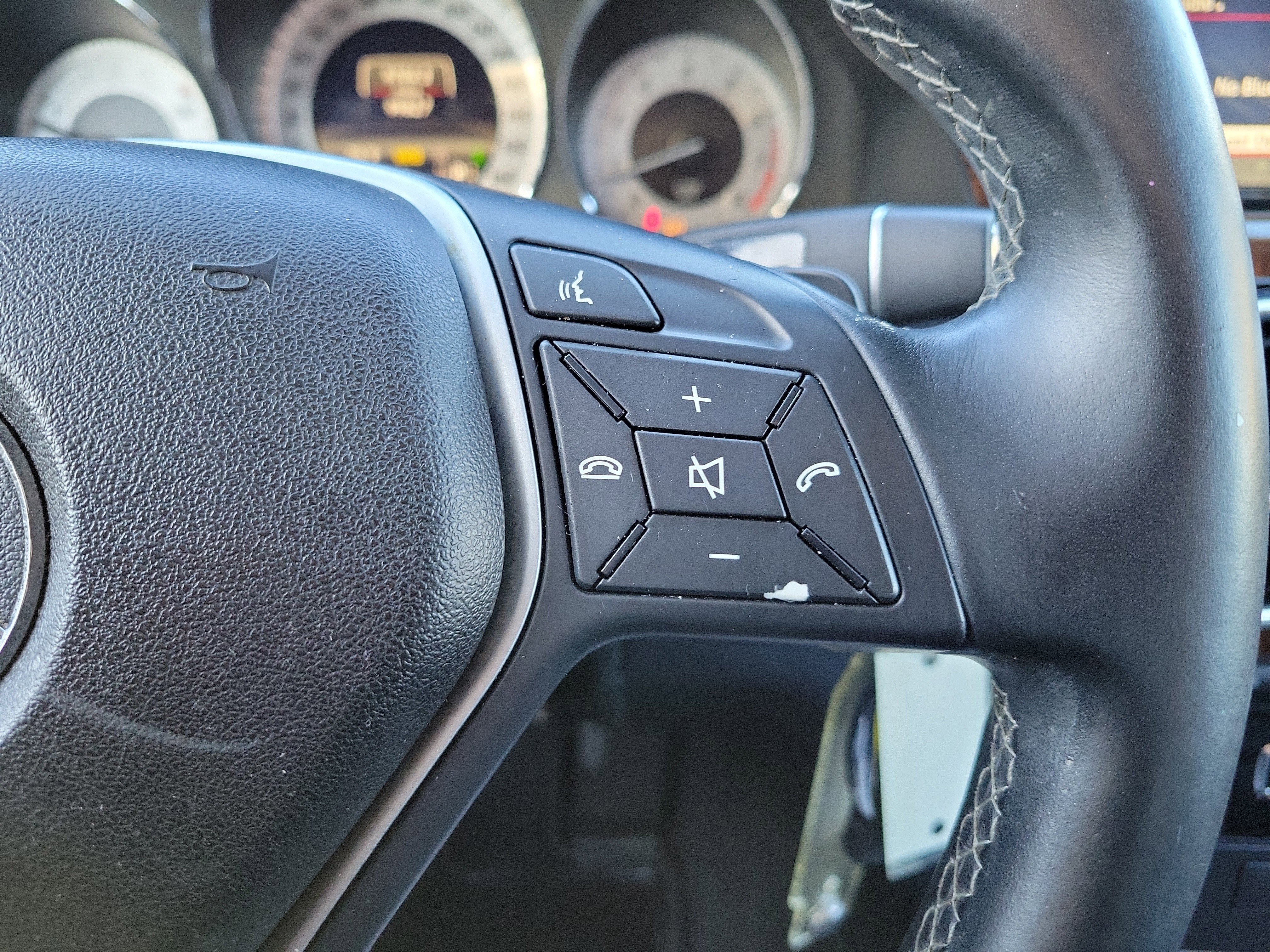 Used 2013 Mercedes-Benz GLK 350 4MATIC image 29