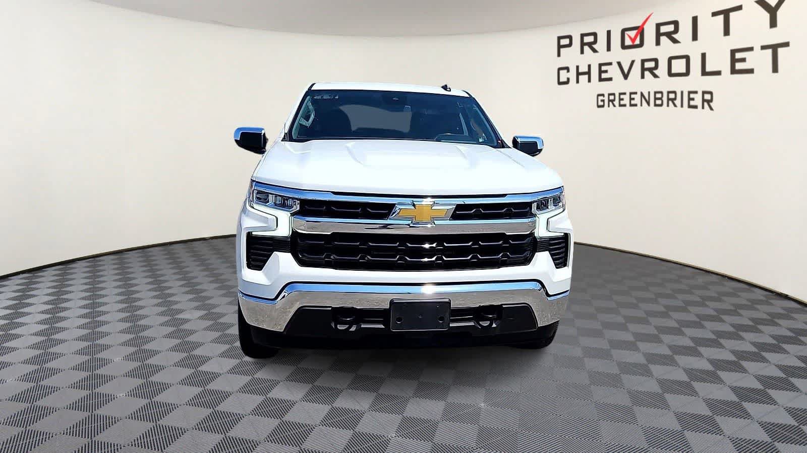 Used 2023 Chevrolet Silverado 1500 LT AWD/4WD image 3