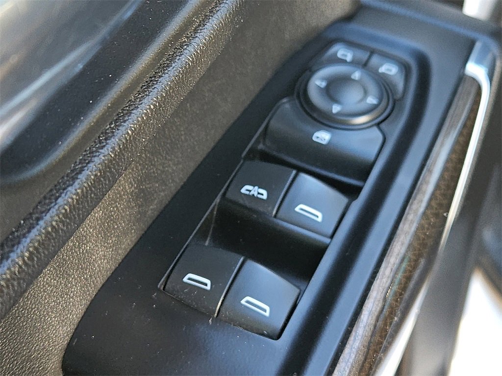 Used 2019 Chevrolet Silverado 1500 LT w/ Texas Edition image 13