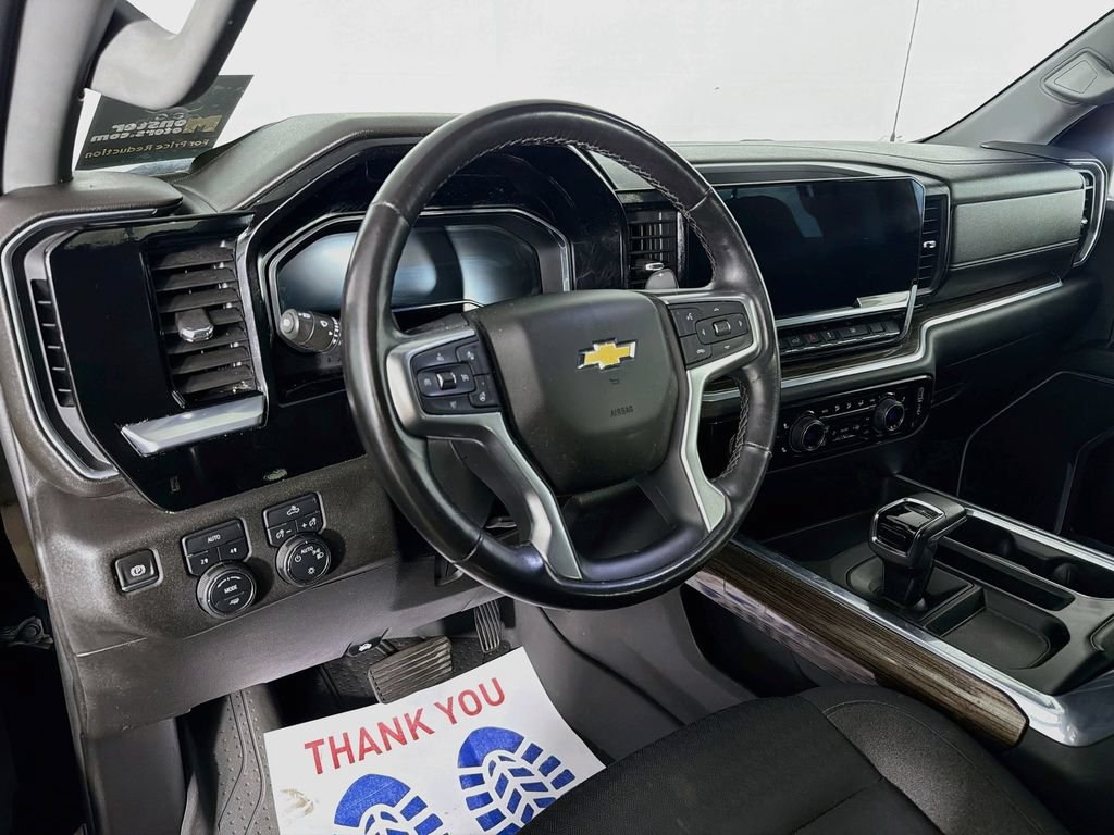 Used 2022 Chevrolet Silverado 1500 LT AWD/4WD image 9