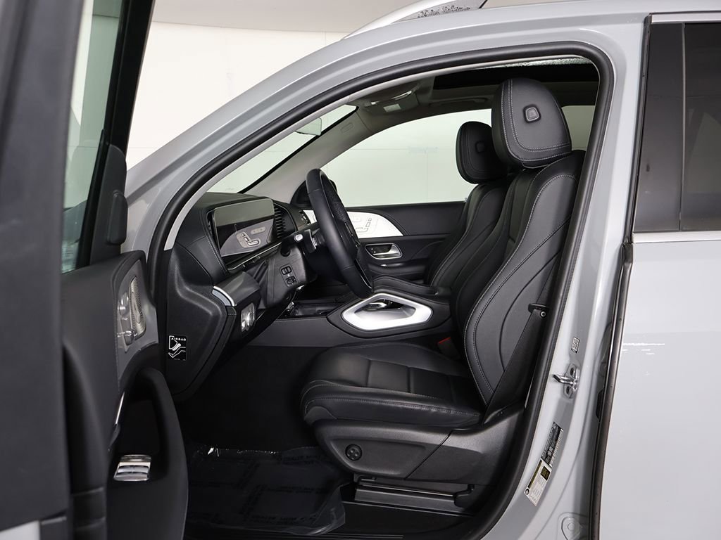 Used 2024 Mercedes-Benz GLE 450 4MATIC w/ AMG Line Exterior image 31