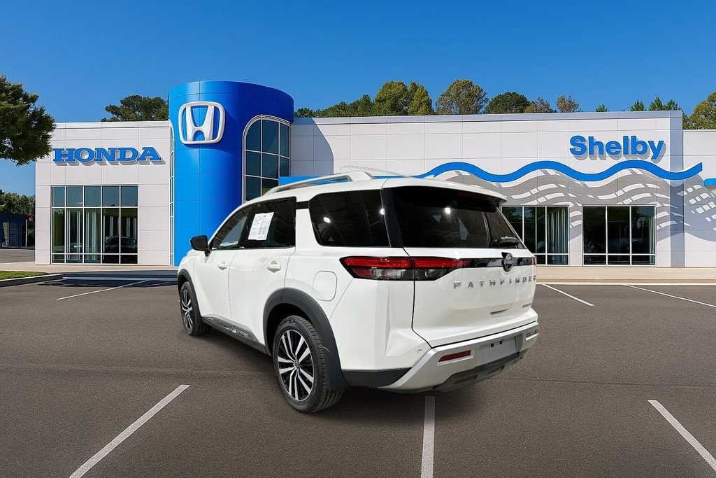 Used 2024 Nissan Pathfinder Platinum image 6