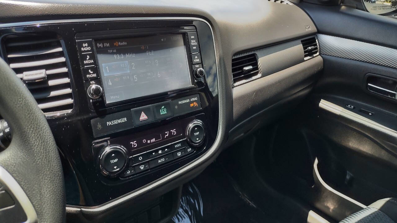 Used 2018 Mitsubishi Outlander ES image 16