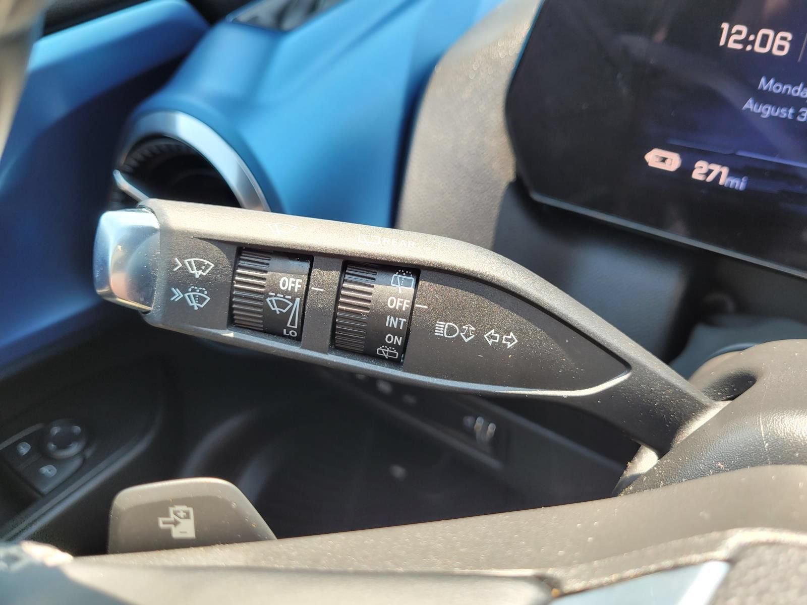 Used 2025 Chevrolet Equinox EV LT w/ Convenience Package FWD image 32