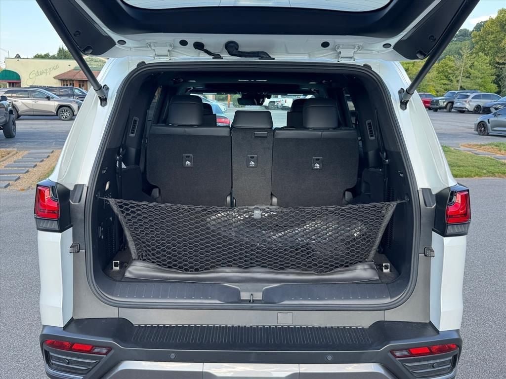 Used 2023 Lexus LX 600 4WD w/ Accessory Package (Z1) image 17