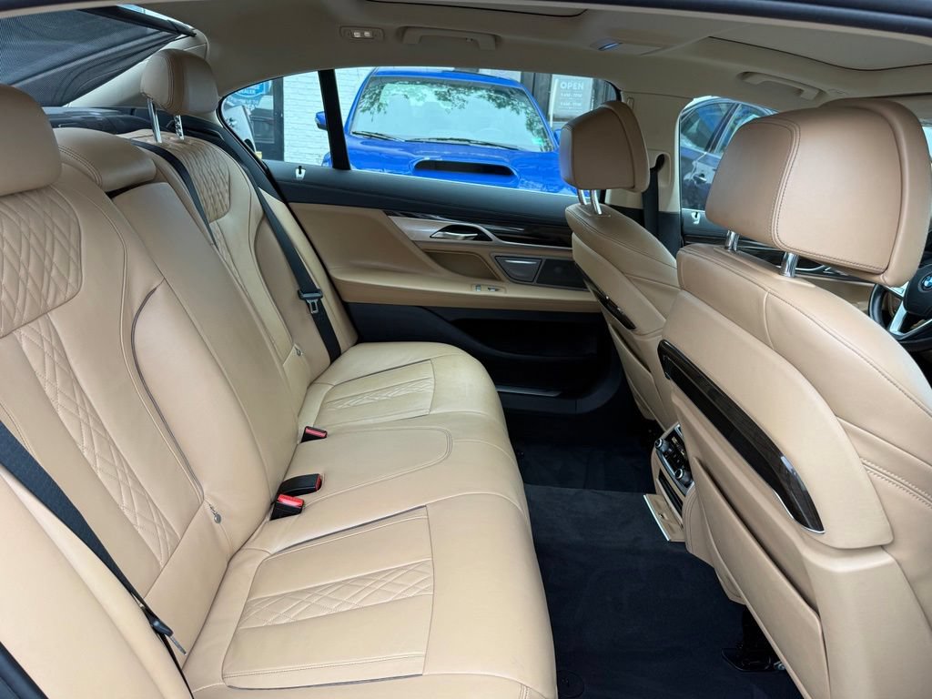 Used 2016 BMW 750i xDrive AWD/4WD image 30