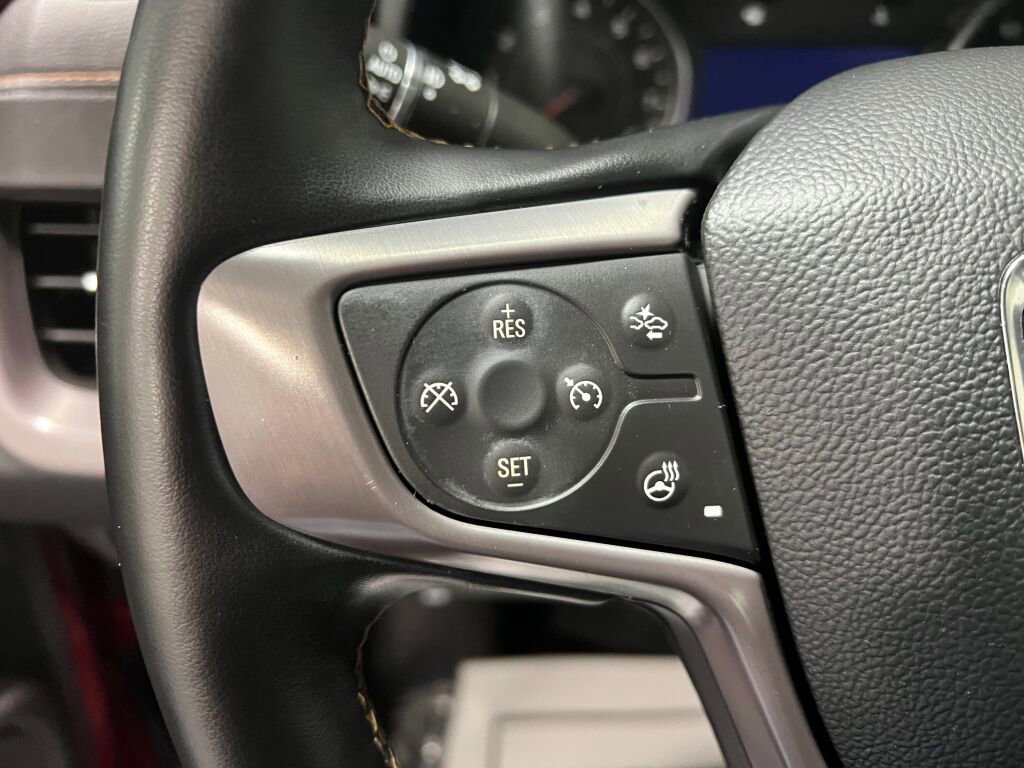 Used 2023 GMC Terrain AT4 w/ Infotainment Package II image 12