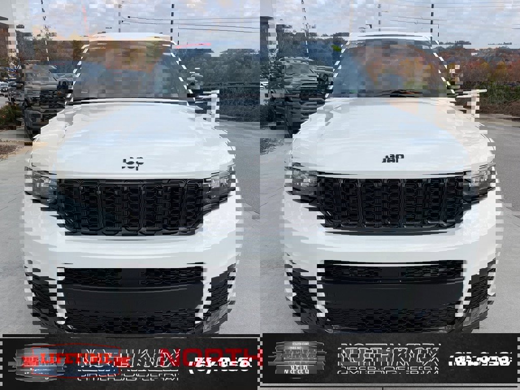 New 2025 Jeep Grand Cherokee L Altitude image 34