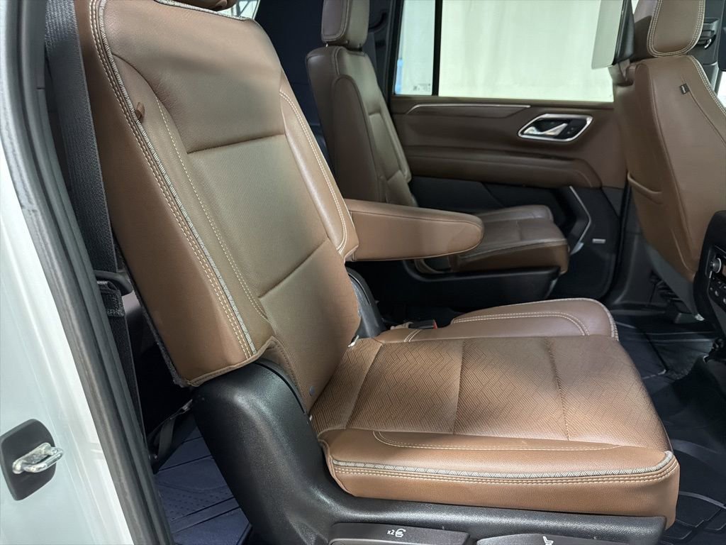 Used 2021 Chevrolet Suburban High Country AWD/4WD image 19