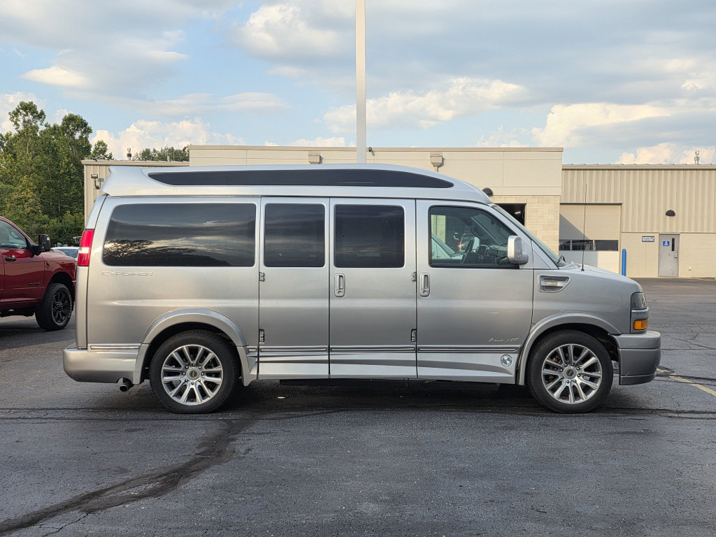 Used 2021 Chevrolet Express 2500 LS w/ Enhanced Convenience Package RWD image 14
