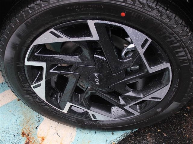 New 2025 Kia Sportage SX image 16