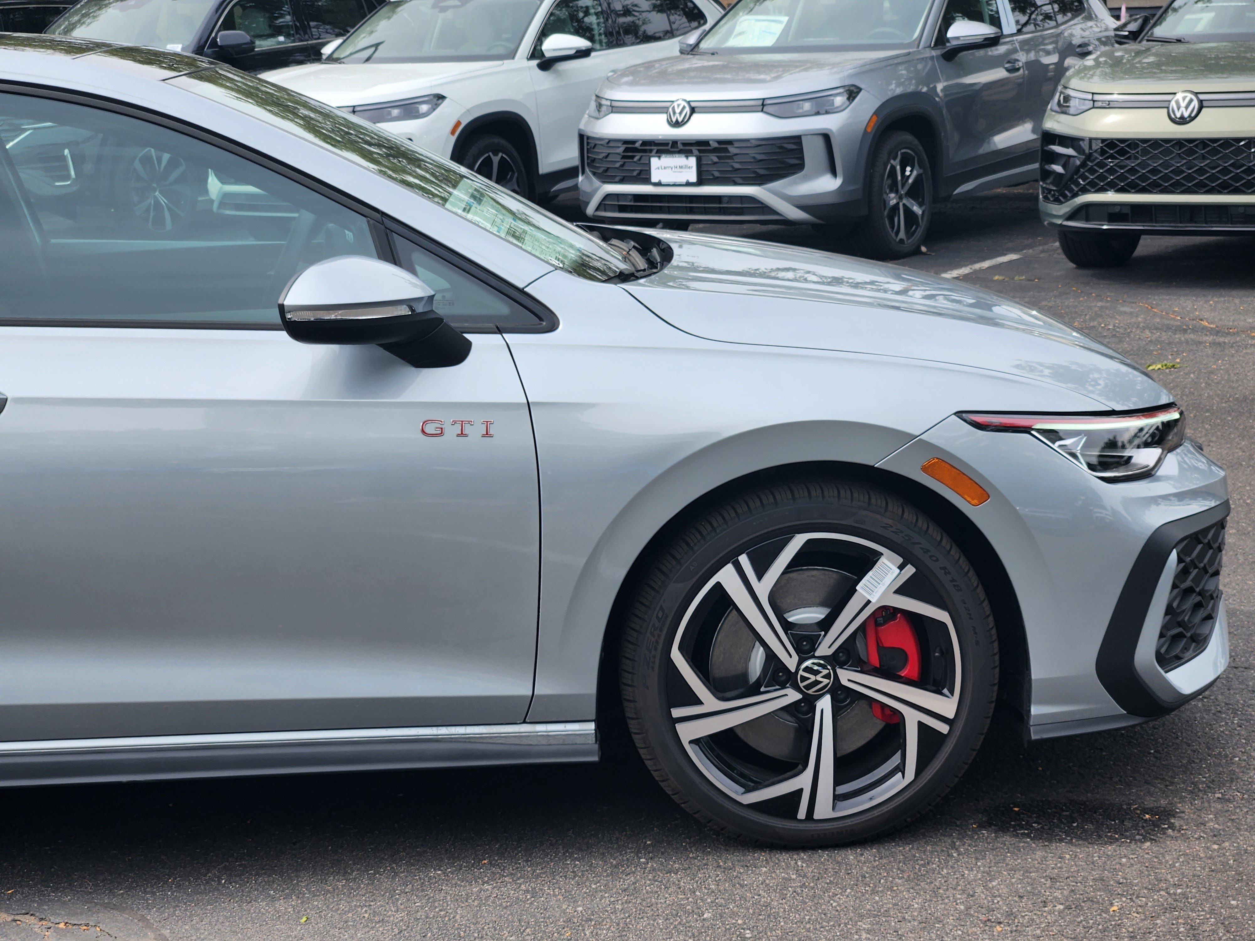 New 2025 Volkswagen Golf SE image 7