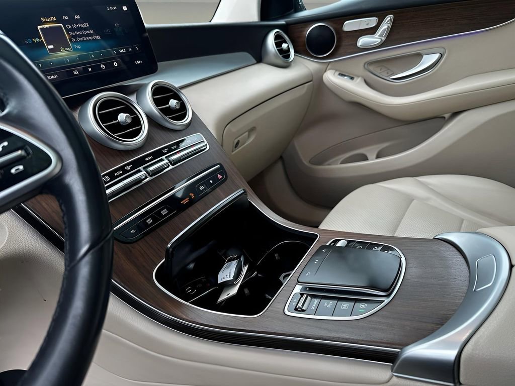 Used 2022 Mercedes-Benz GLC 300 4MATIC image 18