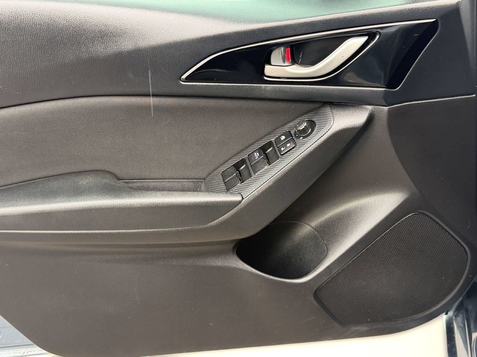 Used 2015 MAZDA MAZDA3 i Sport FWD image 11
